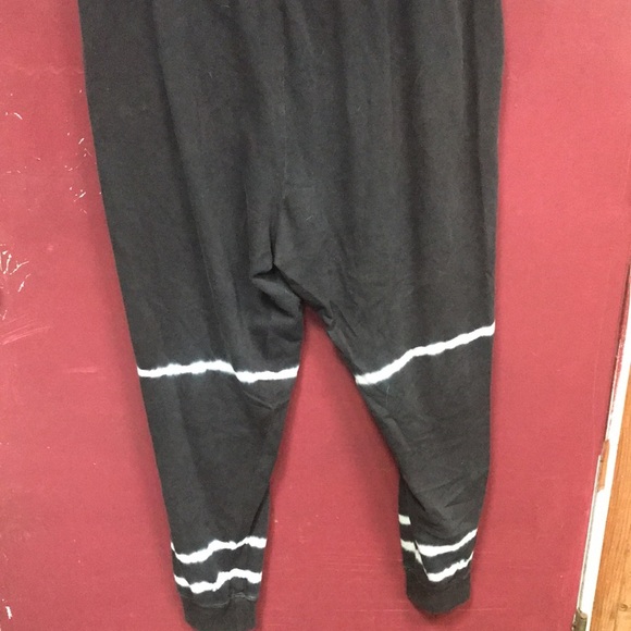 Old navy Tie-dye line sweats - Picture 4 of 6